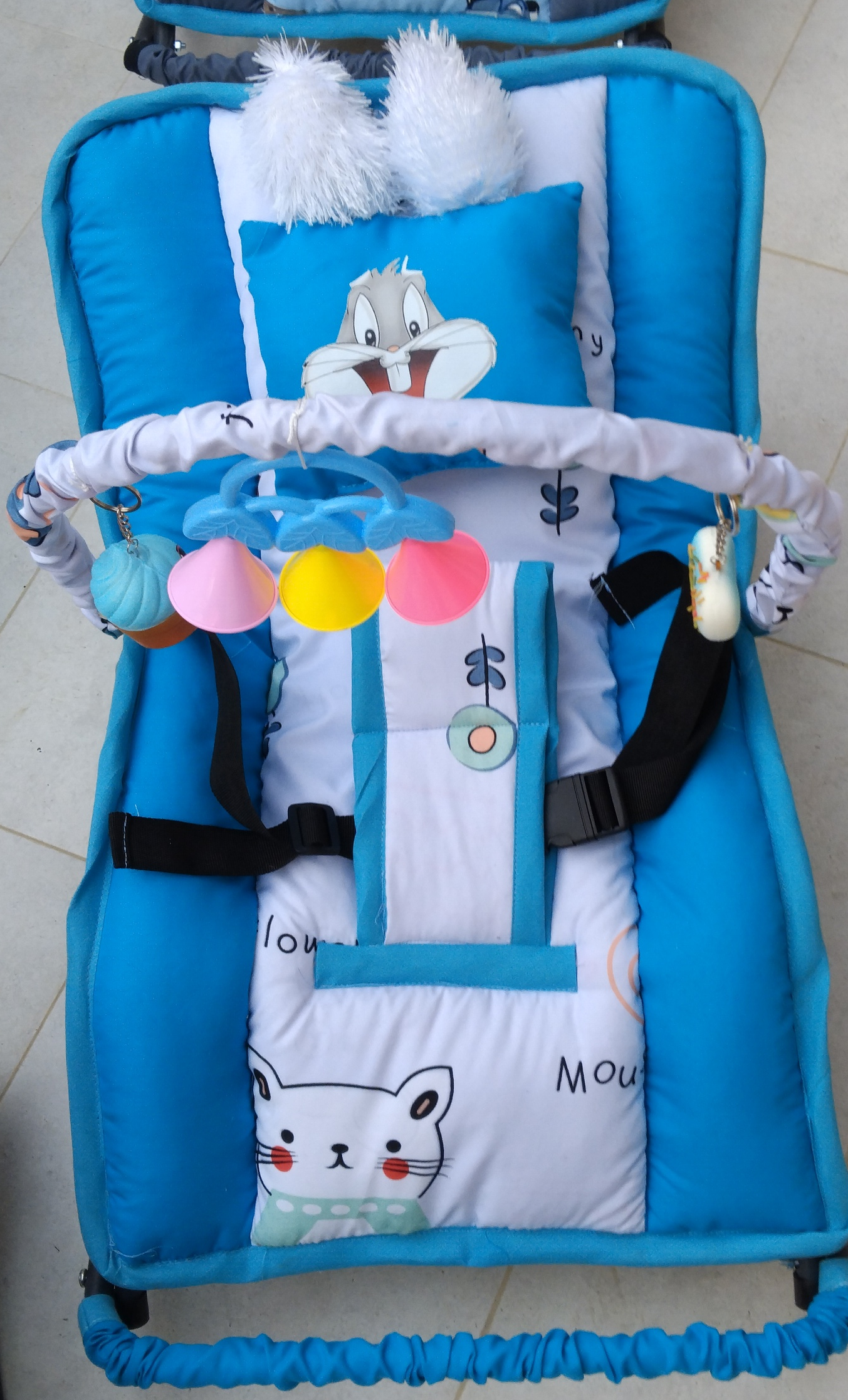 كرسي هزّاز للأطفال