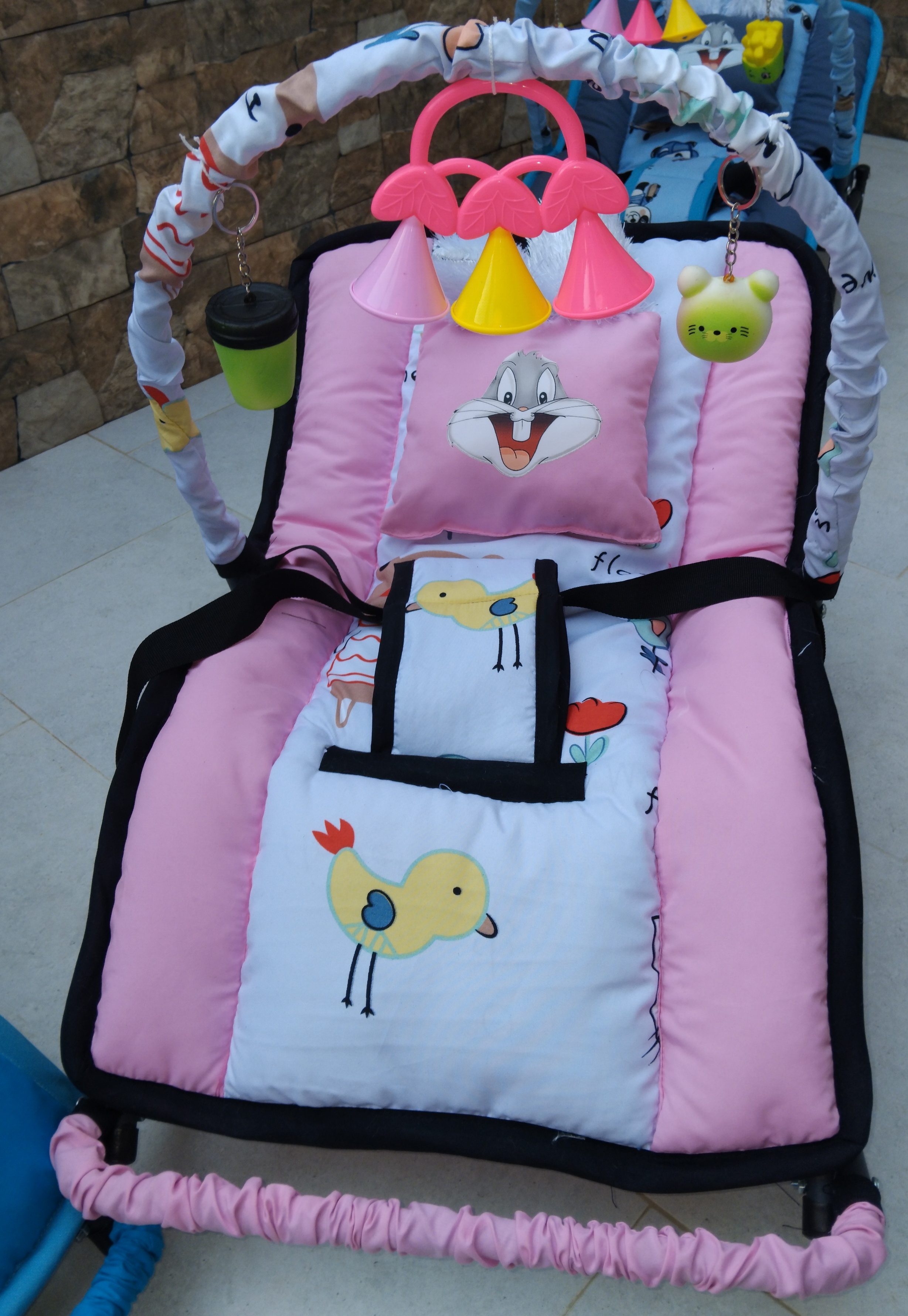 كرسي هزّاز للأطفال